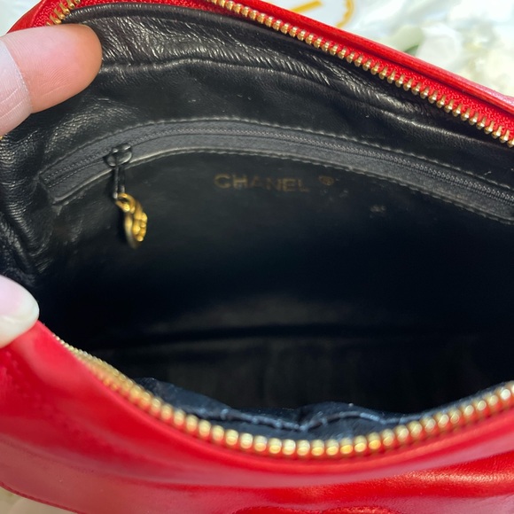 Chanel Red Quilted Leather Crossbody Bag - Picture 4 of 7